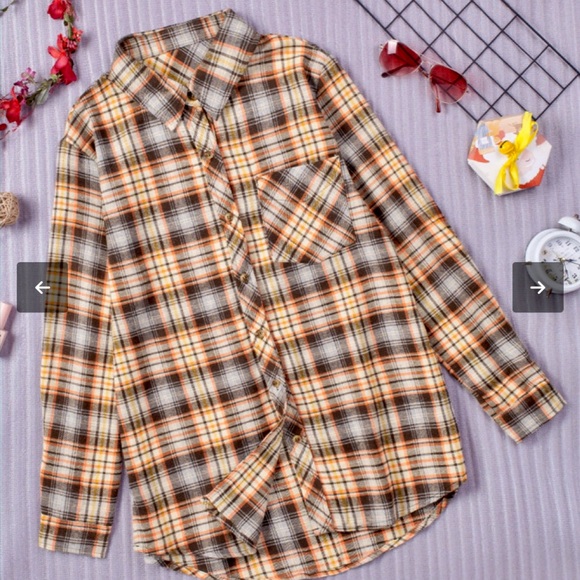 Plaid Buttoned Long Sleeve Shirt - Picture 4 of 5